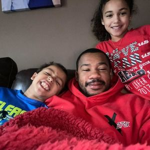 Meet your Posher, Victor